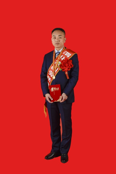 1672909577790646.jpeg 劳模魏高强.jpg