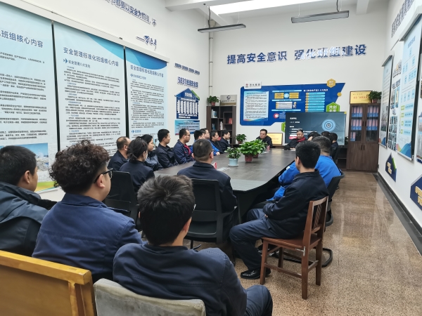 151742018250417580.jpg 聚会照片.jpg