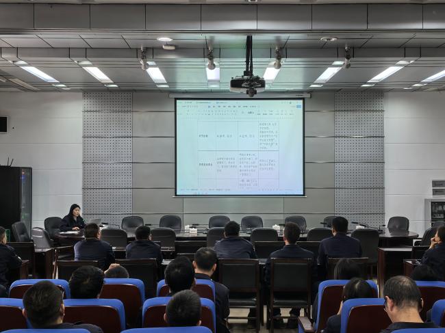 071775547517170773.jpg 4月3日执法审计部在蹊径聚会室召开制度宣贯会.jpg